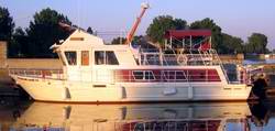 Steel Displacement Houseboat Designs